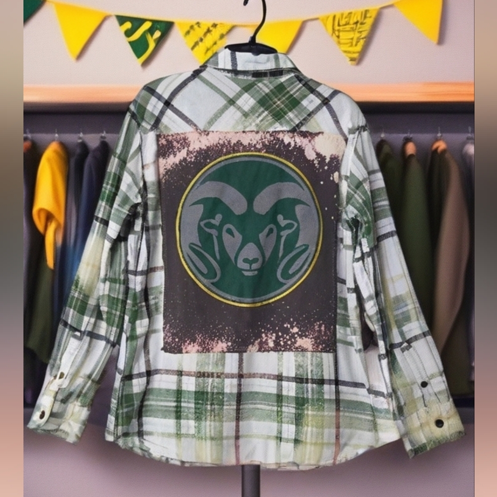 Upcycled CSU COLORADO STATE UNIVERSITY RAMS graphic tshirt distressed plaid